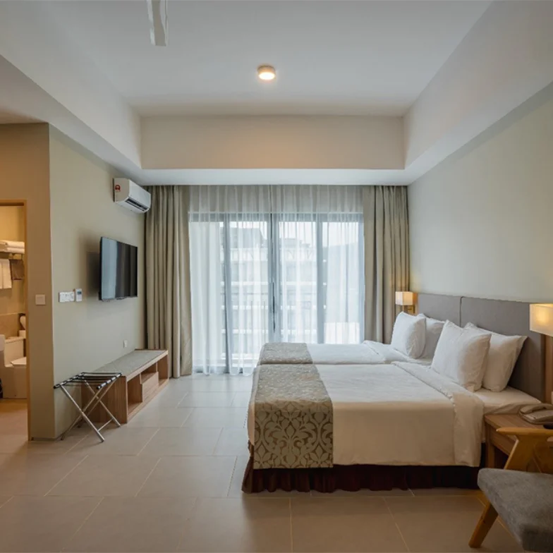 Studio Suite Hollywood Twin